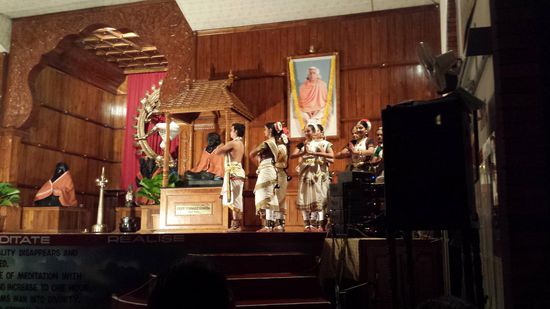 An einigen Abenden wird uns Folklore Tänze und Musik angeboten