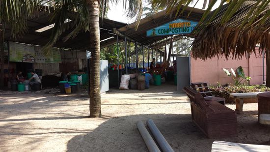 Die erste Müllsortieranlage,die ich in Indien sehe steht bei Amma