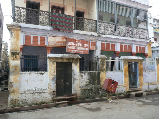 Nun ja,auf Post von mir, müßt Ihr wohl leider auch noch etwas warten.Denn das ist bisher die einzige "Post",die ich hier bisher finden konnte.