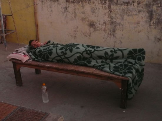 Äh,Akkasch mein Freund,würdest Du bitte mal mein Bettchen verlassen !?