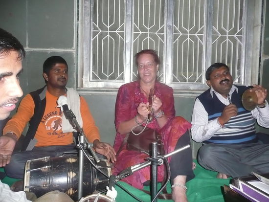 ... mit mir im Tempel,seines verstorbenen Guru's ...