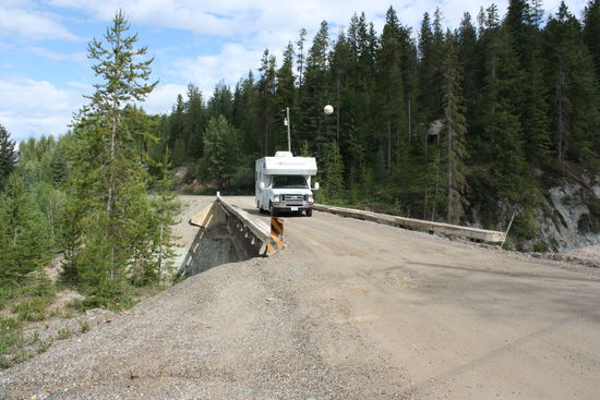 ... über morsche Brücken ....