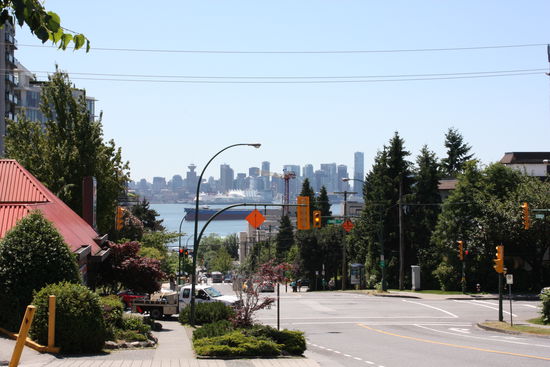 Blick auf die Skyline von Downtown von North Vancouver aus 