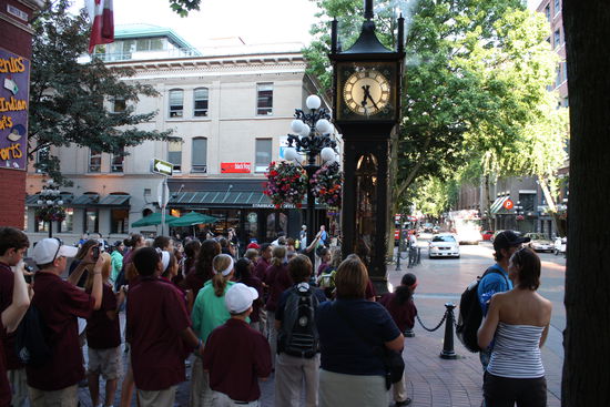 ... und ihre Anhänger ... photowütige Touristen 