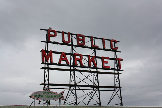 ... der berühmte Public Market noch bei Wolken aber bald scheint die Sonne 