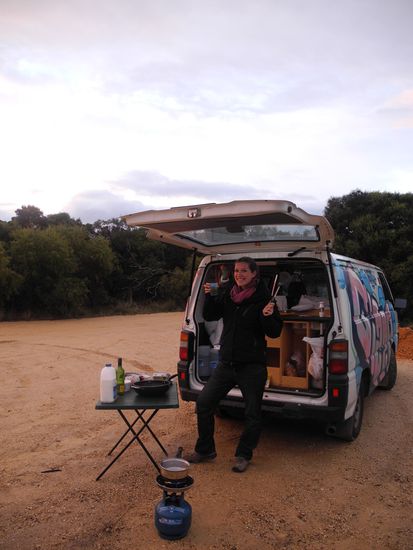 So und nun wird auch mal lecker gekocht und Weinchen getrunken