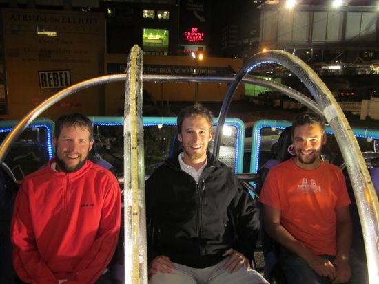 Vor dem Start konnten wir noch Lachen... - anschliessend folgten kreischende Schreie....