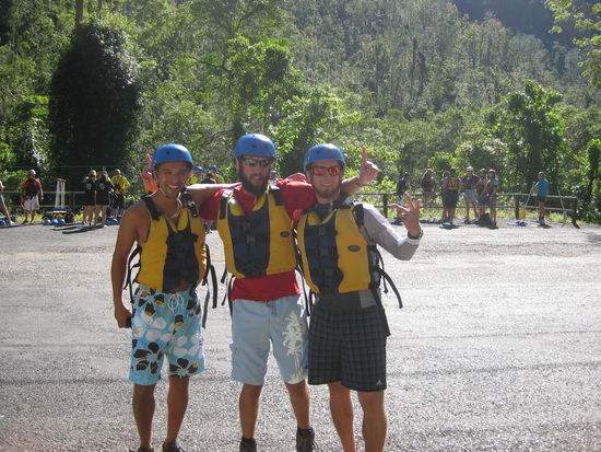 Vor dem Start der Raftingtour, noch ohne Blessuren... 