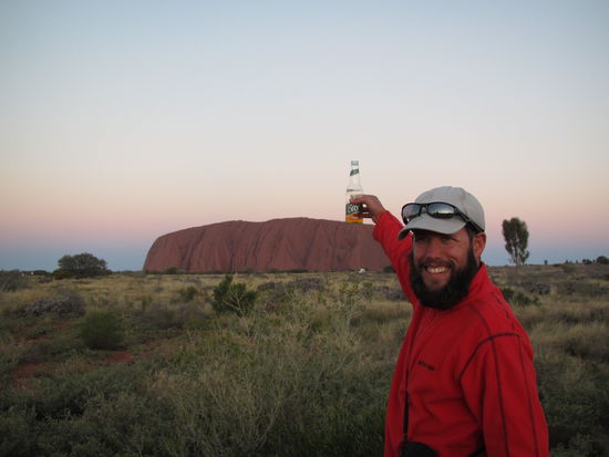 Hugi hat einen neuen Abstellplatz fuer sein Bier gefunden...