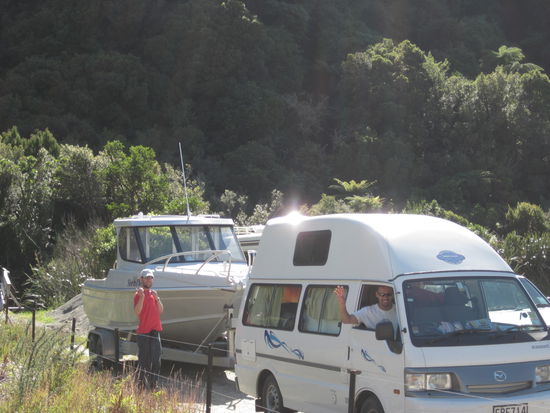 Hugi am einweisen- Rene am anhaengen