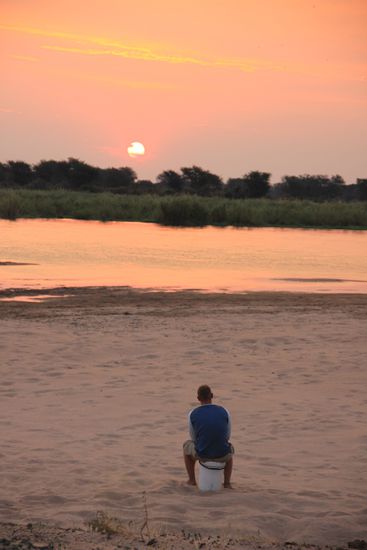 Karel unser Guide geniesst wohl die Abendstimmung