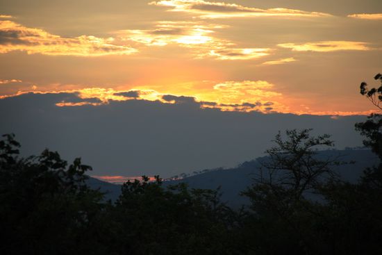 Die Abenddämmerung bricht ein.