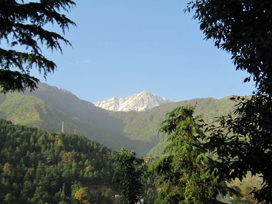 Da will ich rauf!!! knappe 4000m das ist doch was! Wo ist mein Kletterseil?!? Wenn es doch bloss jeden Tag so schön wär.