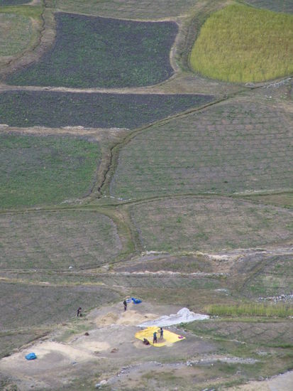 Durch gute künstliche Bewässerung mit Aquedukten, gedeiht auch im wüstenartigen Spitital so einiges für die Anwohner.