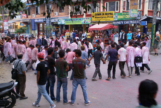 Abends gabs dann noch Volkstanz auf der Strasse