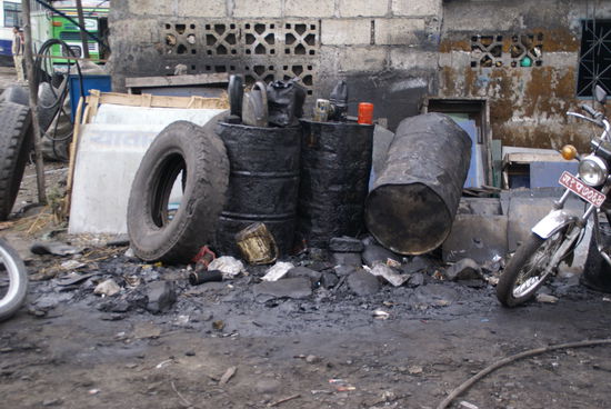 Altöl wird hier natürlich umweltfreundlich gelagert!! 