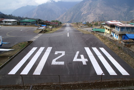 Die Lanndebahn 
(Blick von der beschriebenen Betonwand)