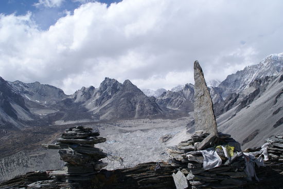 Von dort hat man einen genialen Blick zum Nuptse Gletscher