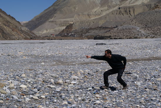 Da hinten ist ein Stein!!!  
