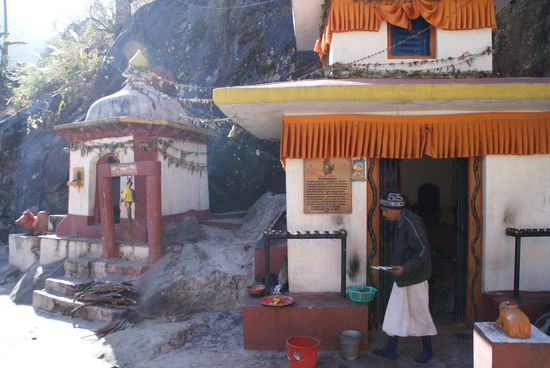 Die beiden Tempel mit dem kleinen Mönch