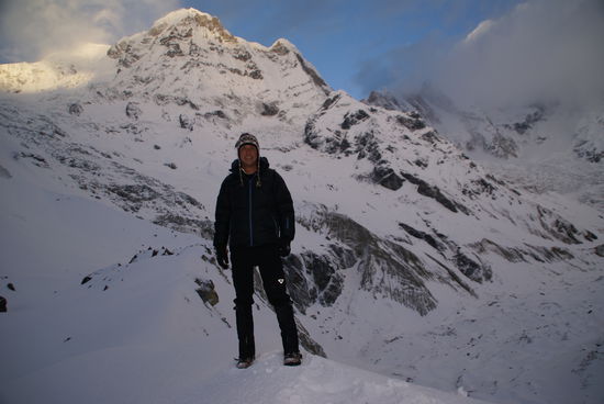 Hinter mir der Annapurna South (7219m)