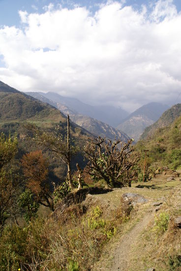 Dichte Wolken über dem Annapurnamassiv