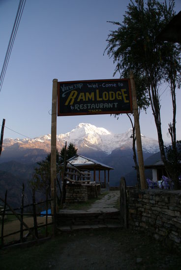 Das Annapurnamassiv kurz nach Sonnenaufgang von meiner letzten Lodge aus