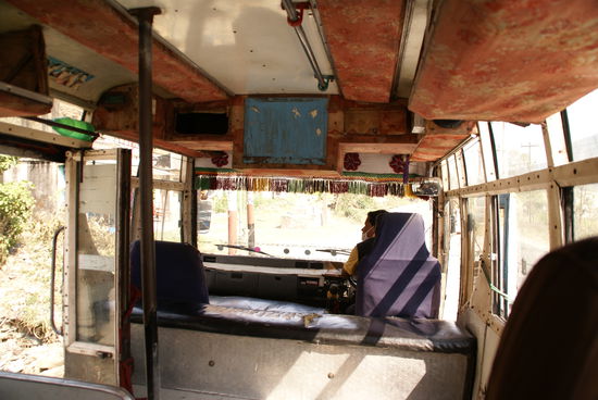 Bus nach Pokhara. Ich bekam den "Nepali price" (30R = 30Cent)  