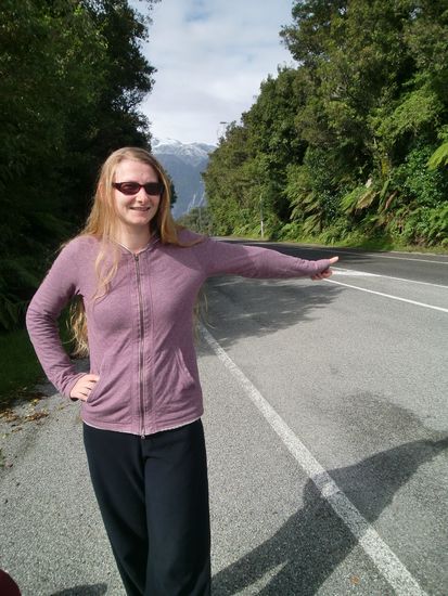 immer schön freundlich. Geklappt hat es trotzdem lange nicht. Liegt aber auch daran, dass anscheinend niemand durch dieses Nest fahren wollte...
Übrigens hat sich dieses Foto hier heimlich reingemogelt, das sollte eigentlich gar nicht mit in den Blog. Aber wenn es einmal da ist, denkt es Euch einfach zum gestrigen Tag dazu.