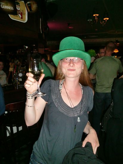 Habe meinen Hut gegen dieses tolle Exemplar eingetauscht 
Eigentlich war das aber am St. Patricksday. Den feiert man hier nämlich auch kräftig, auch wenn der Großteil der Feierwütigen definitiv keine Iren waren. Lustig wars trotzdem!