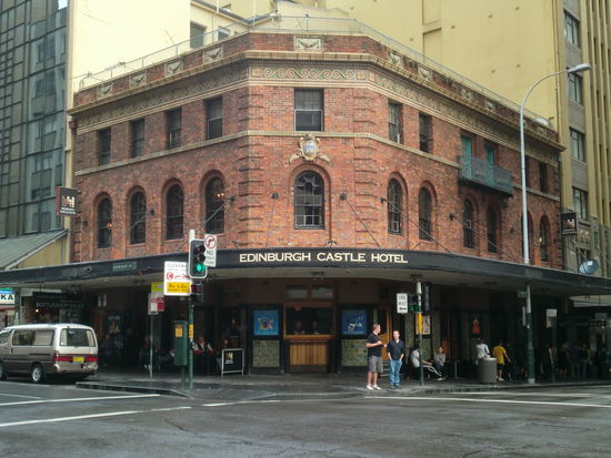 Das gibt es hier aber auch wirklich überall! In Auckland steht auch ein Edinburgh Castle. Das Hier sieht aber nicht mal ein wenig so aus...