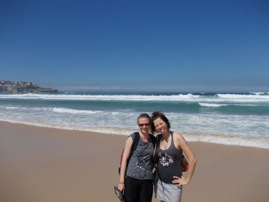 und nochmal wir am Bondi. Das schöne Wetter hat uns wirklich ganz plötzlich ereilt. Wir hatten nicht einmal Badesachen dabei