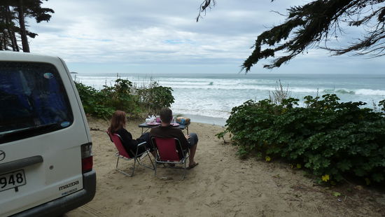 Ein kleines Fruehstueck in einer Bucht nebenan.