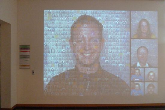 Sehr witzig: es gab auch eine Multimediaausstellung rund ums Gesicht. Man konnte am Anfang sein Gesicht einscannen und das dann vielfaeltig bearbeiten. Am Ende wurde man mit Einverstaendnis an die Wand projeziert.