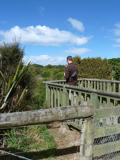 kleine Aussichtsplattform über dem Abgrund