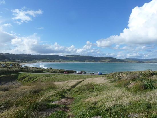 Das war die Bucht auf der rechten Seite (vom oberen Campingplatzbild). Hier wars schoen ruhig. Normalerweise tummeln sich hier Hectordelphine, aber wir waren ja da. Also keine zu sehen....