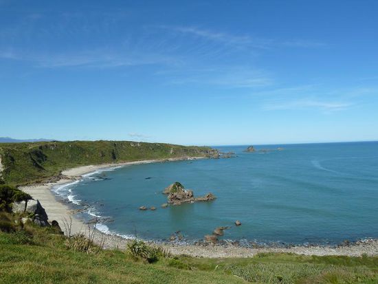 Die Küste am Cape Foulwind. Der Name kommt wohl daher, das bei der Landung von James Cook so ein fieser Wind (roaring 40ies) geblasen hat, das er nicht anlegen konnte. Am heutigen Tag blies nur ein laues Lüftchen.