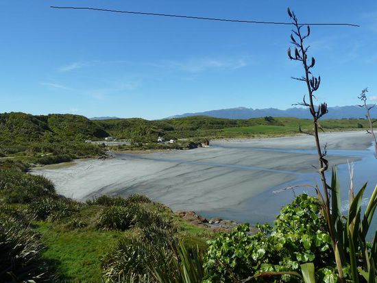 Enormer Tidenhub. Ich hab dann später noch das Wasser getestet. Durchaus kühl, möchte man meinen.