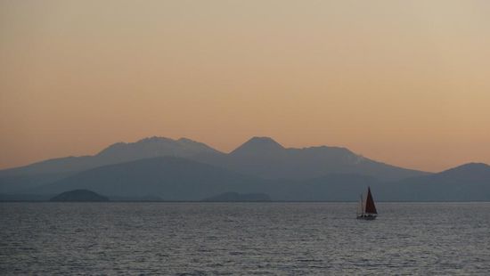 Sonnenuntergang mit Vulklandschaft (genau, die von gestern   )