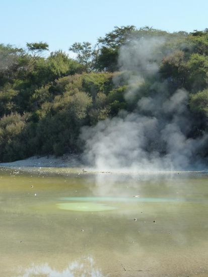 Wichtig: Überall wo es dampft, riecht es und überall wo der Dampf hinzieht, riecht es auch. Wir habens 2h ausgehalten, man gewöhnt sich dran