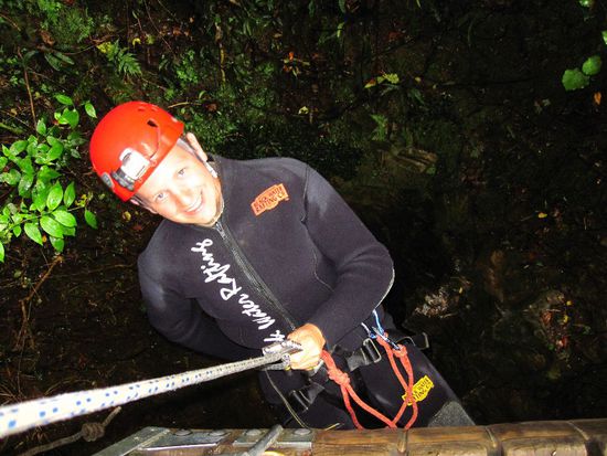 Los gehts...  Mir wahr schon nen bissel mulmig, in das schwarze Loch zu tauchen...