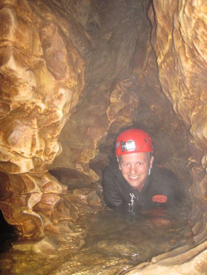 Posen am kleinen Durchgang... wir mussten danach zwei Wasserfälle hoch und dann ging es zum...
