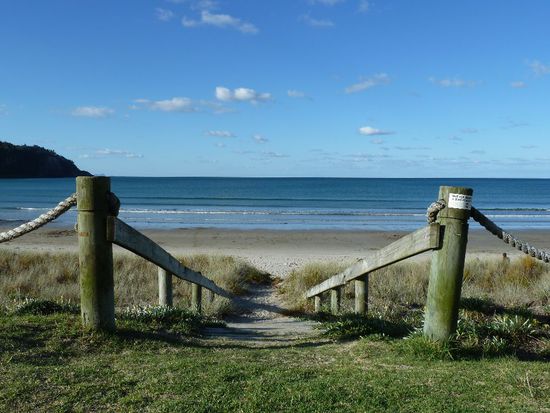 Die Treppe zum Meer erinnerte uns ein bisschen an die Strände an der Nord- und Ostsee, wodurch unsere Vorfreude auf die neue Heimat wieder größer wurde.