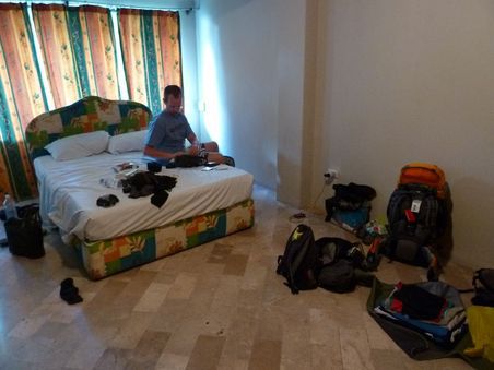 Ein Bett!!! Ein richtiges BETT!!! Wahrlich ein Traum nach 3 Monaten Schaumstoffpritschenfeeling in Mr. Bongo.
