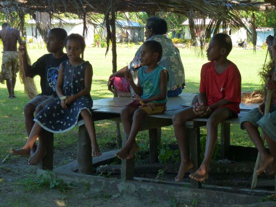 Es war grad die heißeste Zeit des Tages und alle suchten den Schatten - außer die Touris