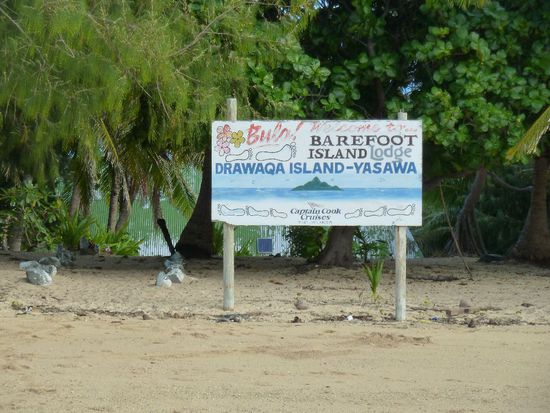 BULA!!!!! 
Vor Ort waren nur 4 weitere Gäste. So hatten wir die Insel fast für uns.. Es gab 2 Strände - einen für den Sonnenauf- und einen für den Sonnenuntergang..