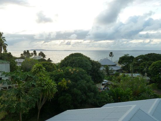 Da da Haus am Hang gelgen ist, hat man immer den Blick auf Meer