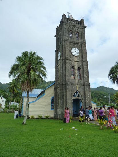 Am Sonntagmorgen besuchten wir den katholischen Gottesdienst, des Gospelgesangs wegen 