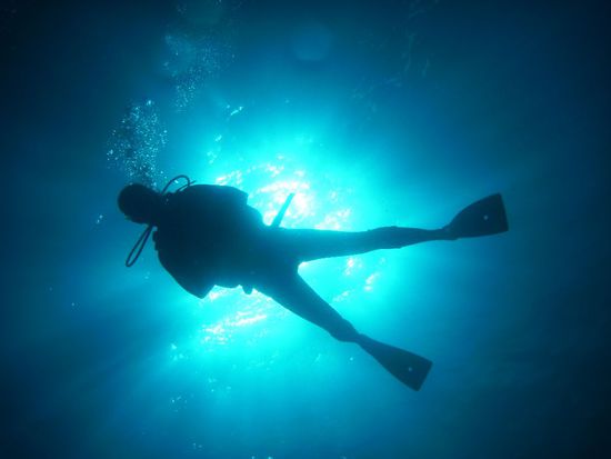 "Kleiner dicker Junge taucht auf"