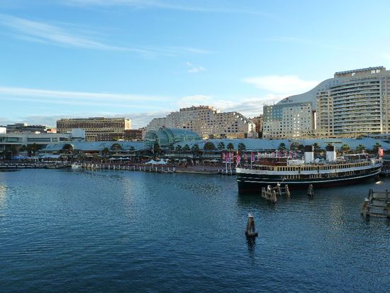 Am Darling reihen sich viele schnieke Hotels und Shoppingcenter aneinander